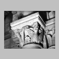 Chapiteaux du transept,   Photo Molinard,   culture.gouv.fr.jpg